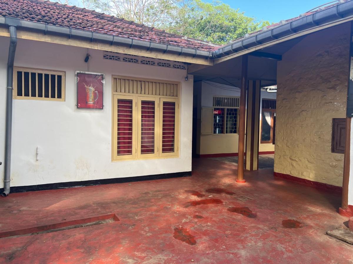 Отель Resthouse Vavuniya Экстерьер фото